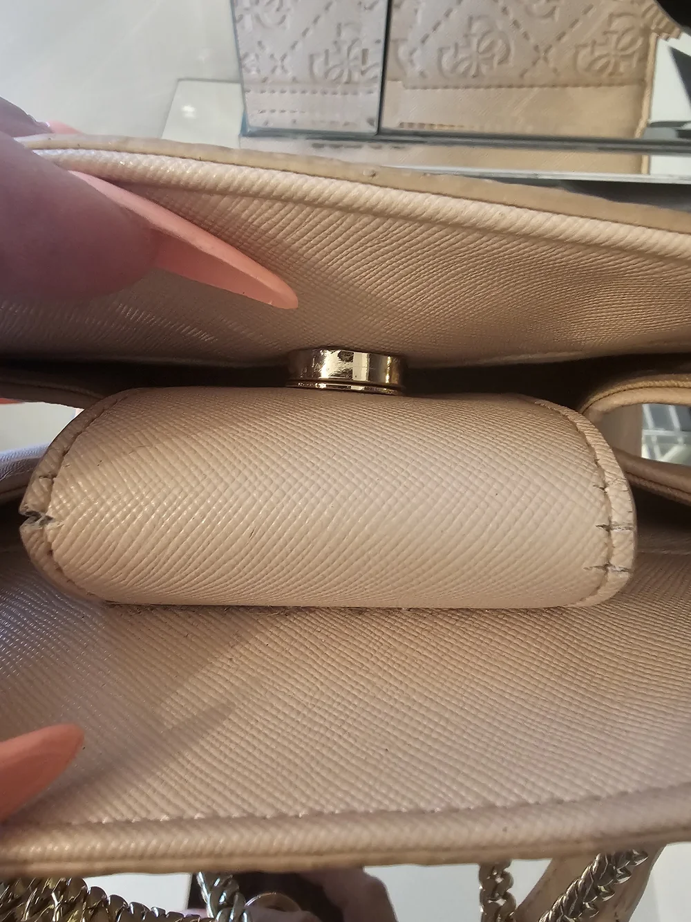 GUESS Quilted Logo Chain Shoulder Bag - Picture 6 of 6